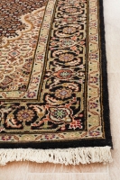 HAND KNOTTED INDIAN WOOL RUG